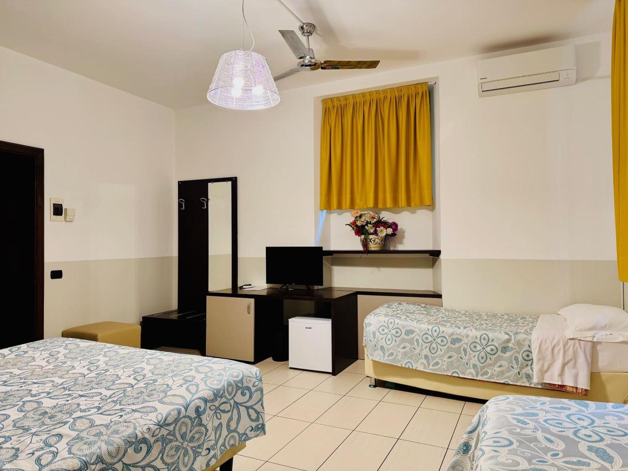 Hotel Marco'S Όπως Εξωτερικό φωτογραφία